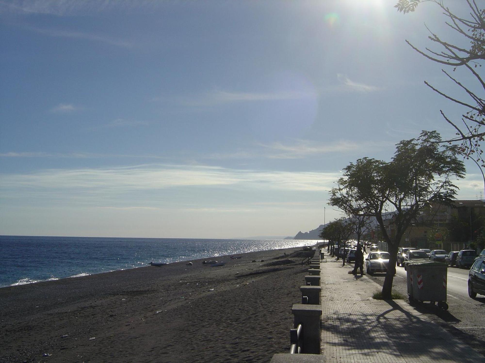Mirone Apartment Fronte Mare Beachfront House Роккалумера Номер фото